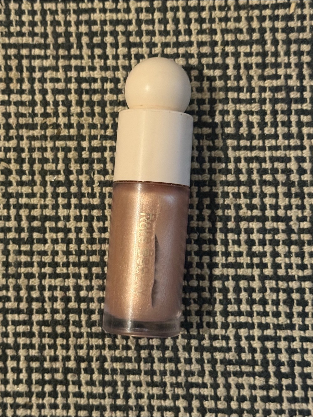 Rare Beauty Liquid Highlighter in Mesmerize